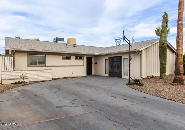 Homes for sale in Phoenix, AZ | 2001 W Surrey Ave, Phoenix, AZ 85029 | MLS# 7049133
