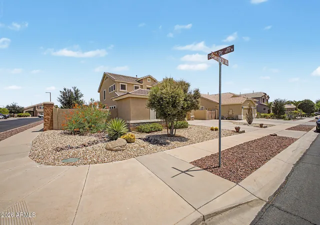 4th image of 14276 W Desert Hills Dr, Surprise, AZ 85379 | MLS# 7049002