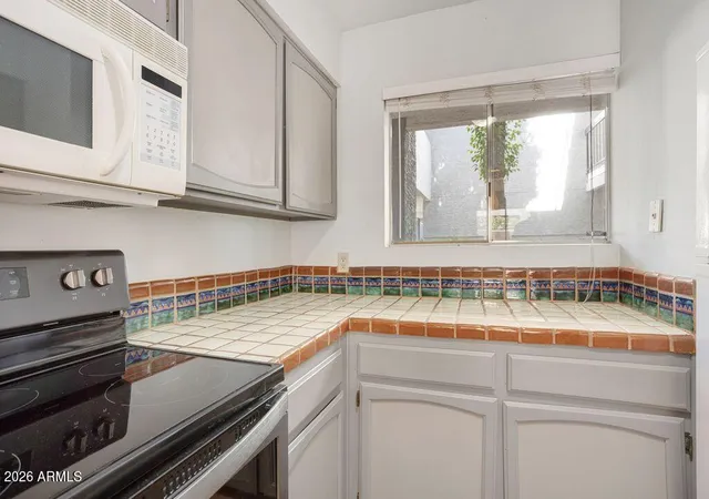 2nd image of 7494 E Earll Dr, Scottsdale, AZ 85251