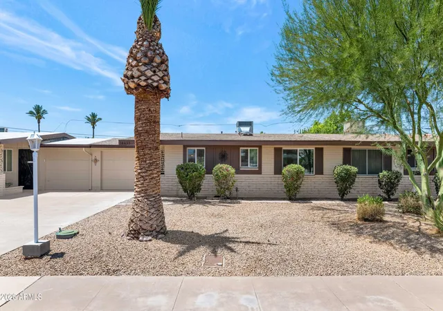 2nd image of 10433 W Oakmont Dr, Sun City, AZ 85351 | MLS# 7051651