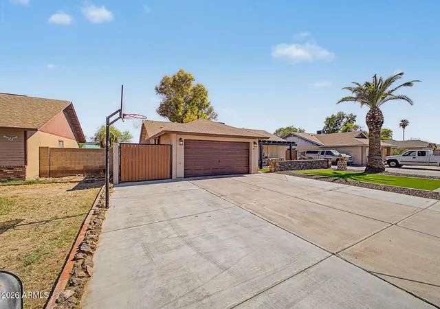 Photo 2 of Single family home for sale at 8615 W Diana Ave, Peoria, AZ 85345 | MLS# 7049398 | Listing updated on 2026-09-26