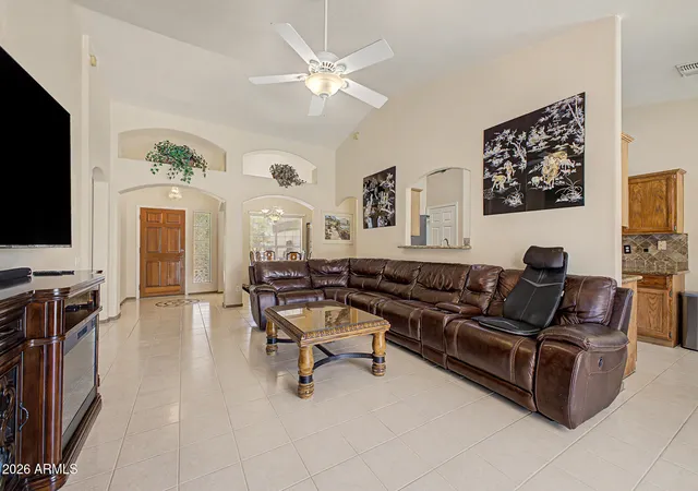 3rd image of 373 W Primoroso Dr, Gilbert, AZ 85233 | MLS# 7049621
