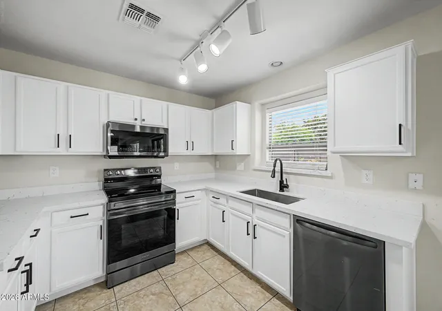 Photo 3 of Single family home for sale at 1610 W San Tan Hills Dr, San Tan Valley, AZ 85144 | MLS# 7049249 | Listing updated on 2026-09-18