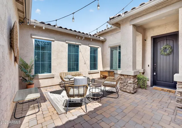 Photo 2 of Single family home for sale at 992 E Parkview Dr, Gilbert, AZ 85295 | MLS# 7054949 | Listing updated on 2026-10-09
