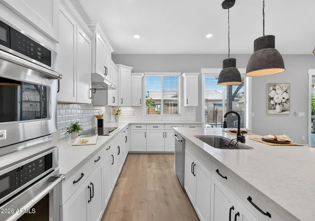 4th image of 992 E Parkview Dr, Gilbert, AZ 85295 | MLS# 7054949
