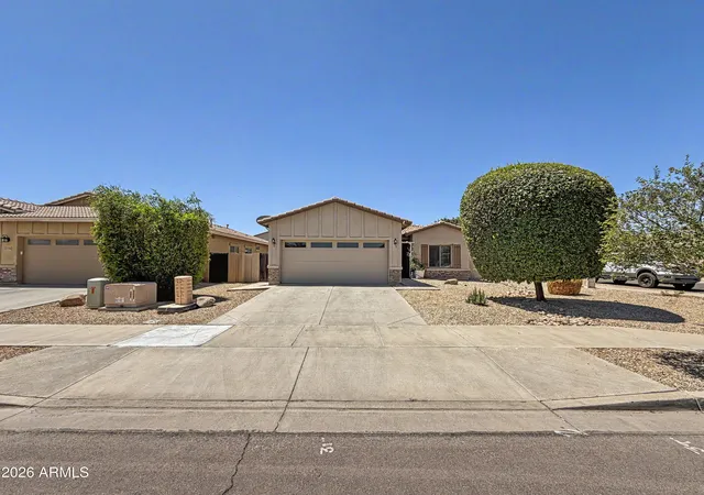 Photo 2 of Sale Pending at 13787 W Maui Ln, Surprise, AZ 85379 | MLS# 7051182 | Listing updated on 2026-09-10