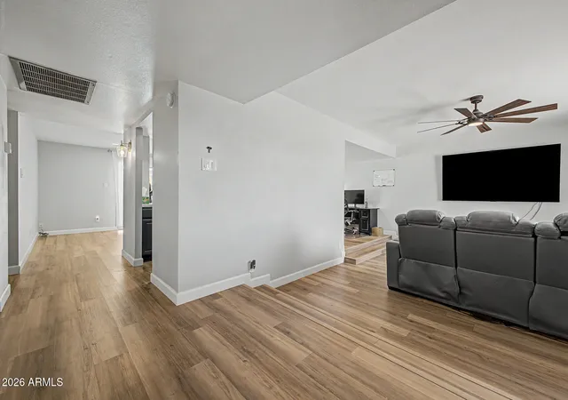 Photo 4 of Sale Pending at 1171 E Bell De Mar Dr, Tempe, AZ 85283 | MLS# 7058072 | Listing updated on 2026-08-11