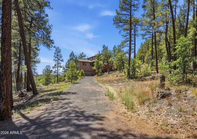 Photo 3 of Single family home for sale at 195 W Boulder Trl, Munds Park, AZ 86017 | MLS# 7049969 | Listing updated on 2026-08-11