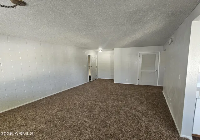3rd image of 2575 W Berridge Ln, Phoenix, AZ 85017