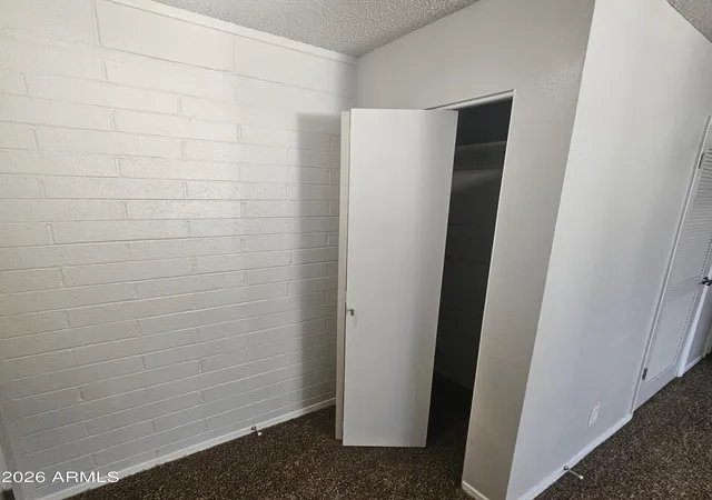 4th image of 2575 W Berridge Ln, Phoenix, AZ 85017