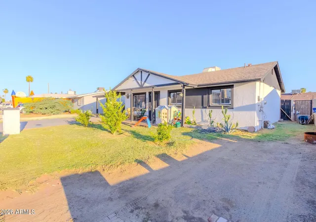 Photo 2 of Single family home for sale at 7139 W Wilshire Dr, Phoenix, AZ 85035 | MLS# 7050699 | Listing updated on 2026-09-01