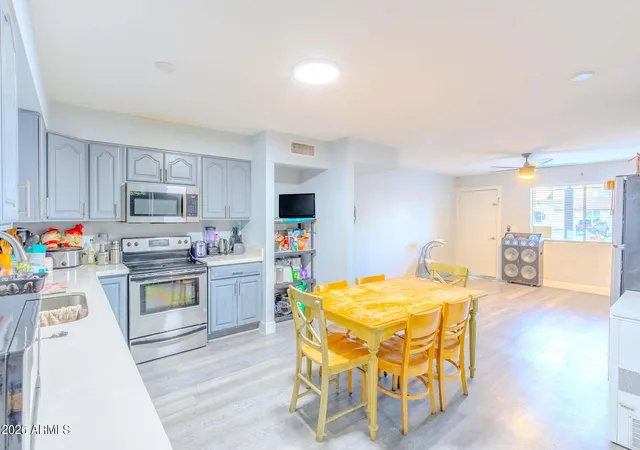 Photo 4 of Single family home for sale at 7139 W Wilshire Dr, Phoenix, AZ 85035 | MLS# 7050699 | Listing updated on 2026-09-01