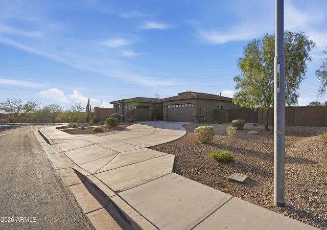 3rd image of 10650 W Electra Ln, Peoria, AZ 85383 | MLS# 7049608