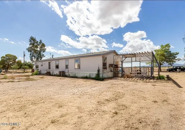 Photo 3 of Manufactured home for sale at 51606 W Mayer Blvd, Maricopa, AZ 85139 | MLS# 7049894 | Listing updated on 2026-07-21