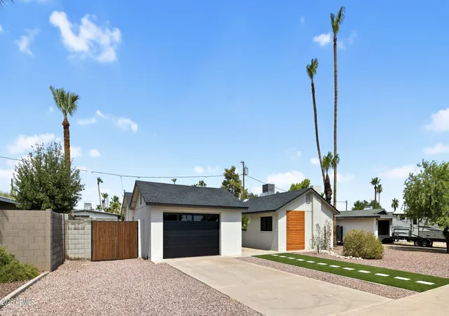2nd image of 10010 N 29th St, Phoenix, AZ 85028 | MLS# 7049792