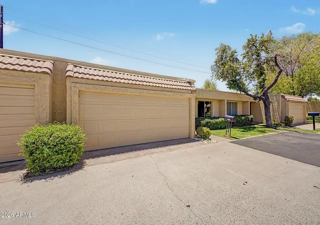 1st image of 2111 W Claremont St, Phoenix, AZ 85015 | MLS# 7049810