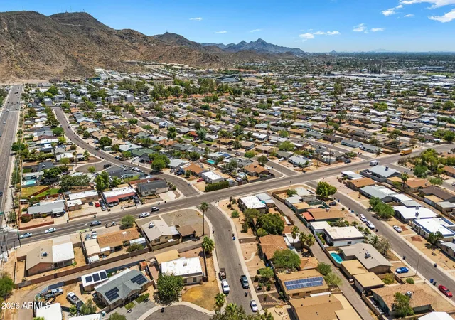41st image of 2240 W Paradise Dr, Phoenix, AZ 85029 | MLS# 7052893