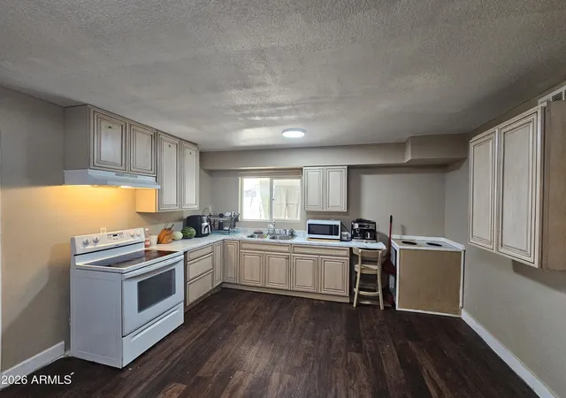 Photo 3 of Single family home for sale at 5612 W Wilshire Dr, Phoenix, AZ 85035 | MLS# 7050286 | Listing updated on 2026-08-22