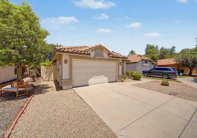 Photo 2 of Single family home for sale at 7518 W Kerry Ln, Glendale, AZ 85308 | MLS# 7050173 | Listing updated on 2026-09-08