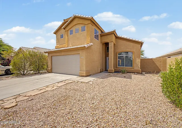 Photo 3 of Single family home for sale at 8002 W Preston Ln, Phoenix, AZ 85043 | MLS# 7050076 | Listing updated on 2026-08-27