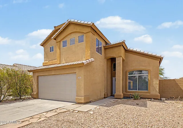 Photo 4 of Single family home for sale at 8002 W Preston Ln, Phoenix, AZ 85043 | MLS# 7050076 | Listing updated on 2026-08-27