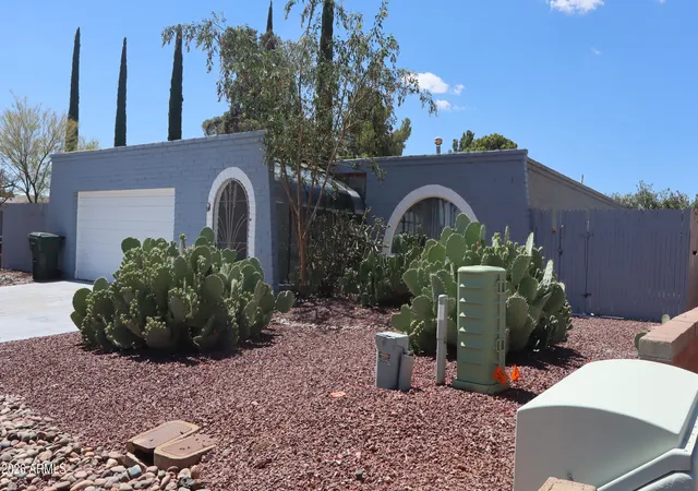 Homes for sale in Sierra Vista, AZ | 956 Ocotillo Dr, Sierra Vista, AZ 85635 | MLS# 7050679