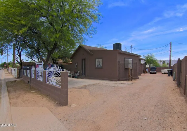 1st image of 1709 E Encinas Ln, Phoenix, AZ 85040 | MLS# 7050123