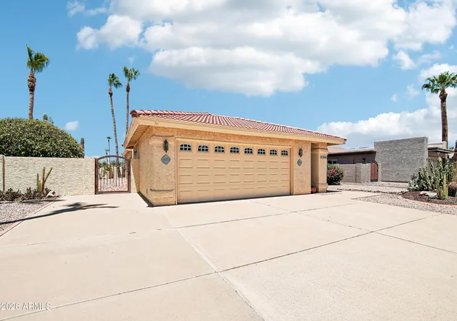 Homes for sale in Sun Lakes, AZ | 25850 S Foxglenn Dr, Sun Lakes, AZ 85248 | MLS# 7050542