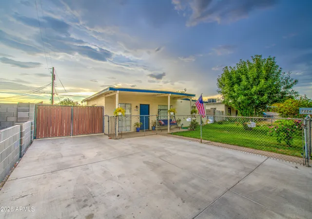 Photo 3 of Sale Pending at 7226 N 26th Drive, Phoenix, AZ 85051 | MLS# 7054221 | Listing updated on 2026-09-06