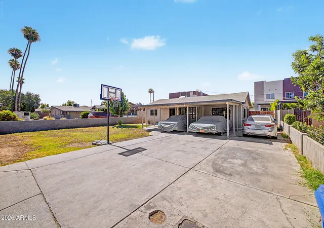Photo 3 of Single family home for sale at 3915 E Cheery Lynn Rd, Phoenix, AZ 85018 | MLS# 7053656 | Listing updated on 2026-09-02