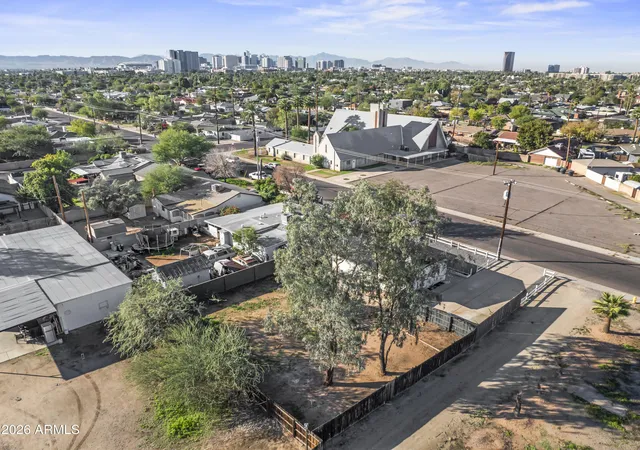 Photo 3 of Single family home for sale at 2621 N 14th Street, Phoenix, AZ 85006 | MLS# 7050705 | Listing updated on 2026-09-02