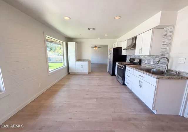 2nd image of 2027 W Corrine Dr, Phoenix, AZ 85029 | MLS# 7053397