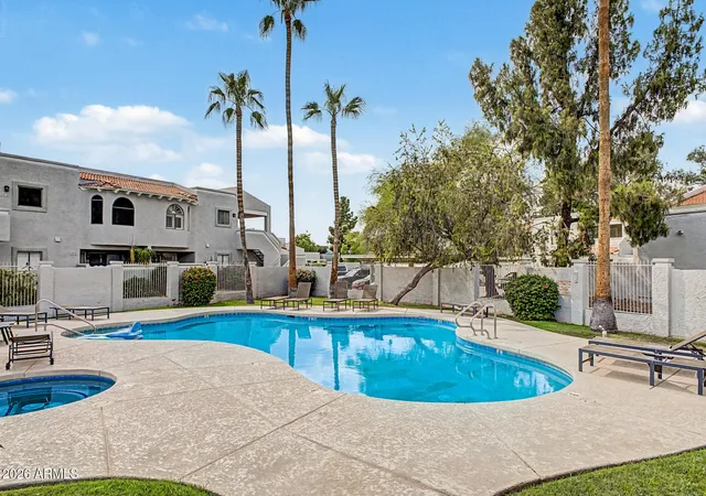 2nd image of 850 S River Dr, Tempe, AZ 85281