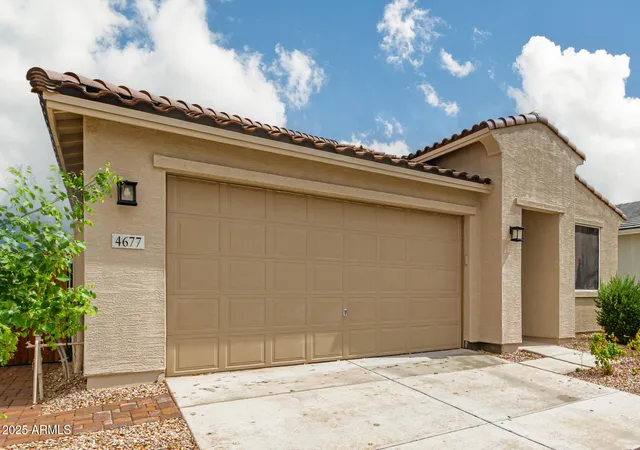 Photo 3 of Single family home for sale at 4677 S Siphon Draw Rd, Apache Junction, AZ 85119 | MLS# 7050846 | Listing updated on 2026-09-09