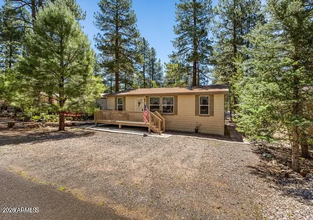 Photo 2 of Manufactured home for sale at 17135 S Poco Pl, Munds Park, AZ 86017 | MLS# 7051407 | Listing updated on 2026-09-18