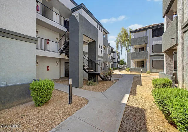 Listing Photo 2 - Condo for sale in building located at 3848 N 3Rd Ave, Phoenix, AZ 85013 - Unit #3046