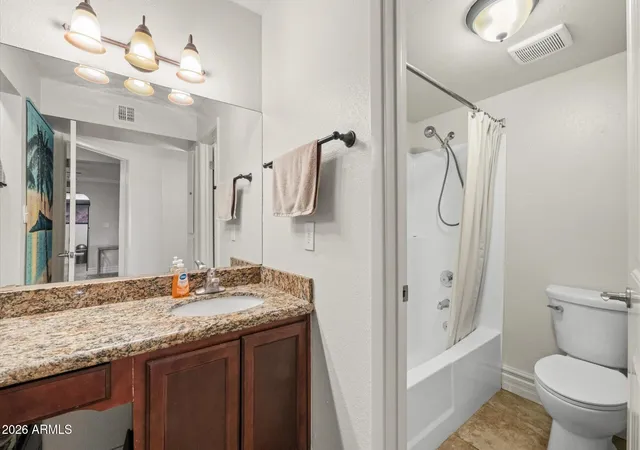 Listing Photo 2 - Condo for sale in building located at 3825 E Camelback Rd, Phoenix, AZ 85018 - Unit #214