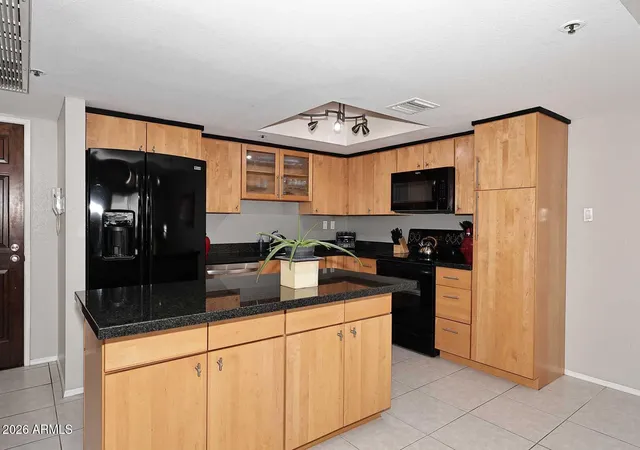 4th image of 7860 E Camelback Rd, Scottsdale, AZ 85251