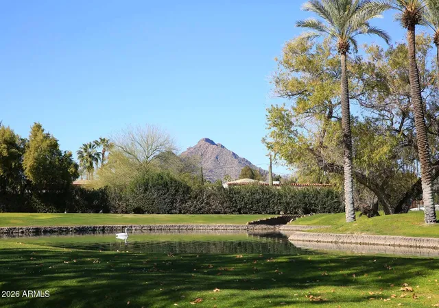 2nd image of 7860 E Camelback Rd, Scottsdale, AZ 85251