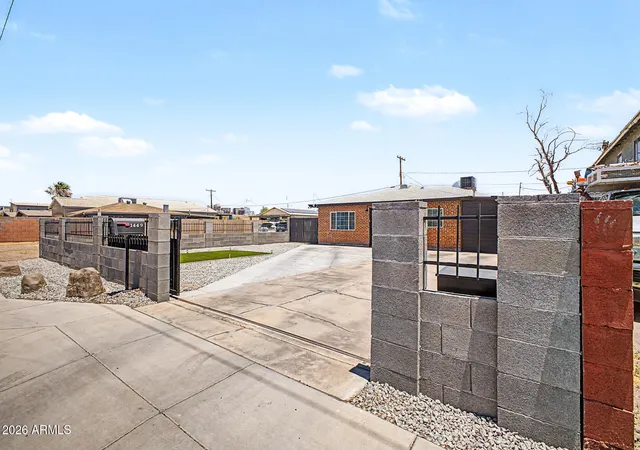 Photo 3 of Single family home for sale at 1449 S 11th Avenue, Phoenix, AZ 85007 | MLS# 7054242 | Listing updated on 2026-08-26