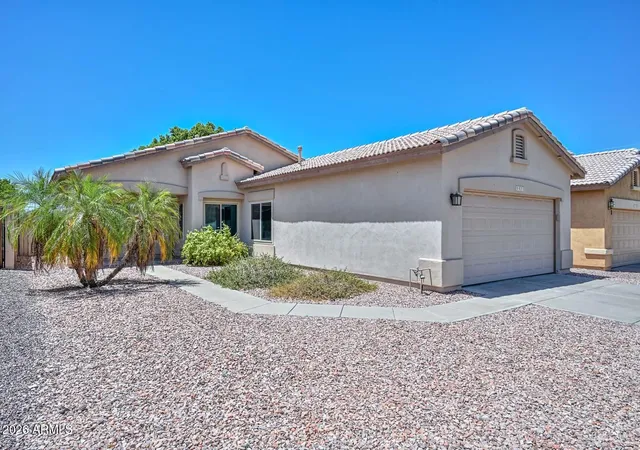 Photo 3 of Sale Pending at 6615 W El Cortez Pl, Phoenix, AZ 85083 | MLS# 7051432 | Listing updated on 2026-08-31