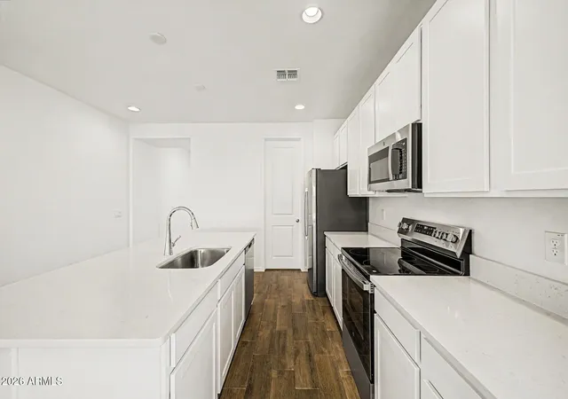 Photo 4 of Sale Pending at 18609 E Bianca Way, Gold Canyon, AZ 85118 | MLS# 7051282 | Listing updated on 2026-09-10