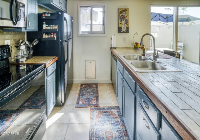 Photo 1 of Townhouse for sale at 253 E Beck Ln, Phoenix, AZ 85022 | MLS# 7055942 | Listing updated on 2026-08-12