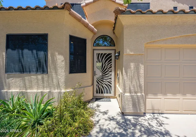 Photo 2 of Single family home for sale at 2126 W Carol Ann Way, Phoenix, AZ 85023 | MLS# 7052549 | Listing updated on 2026-07-24