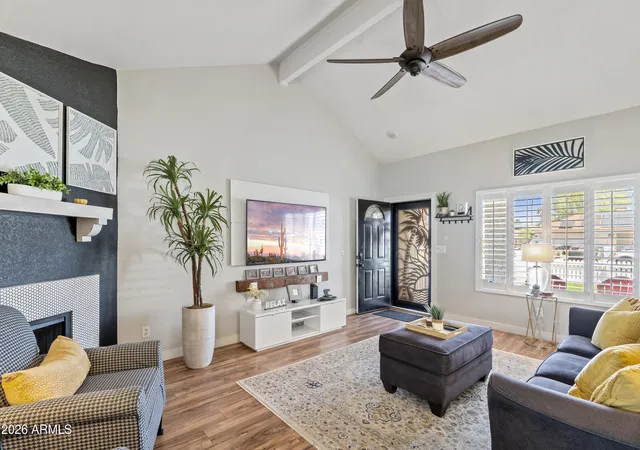 Photo 4 of Single family home for sale at 2213 W Irma Ln, Phoenix, AZ 85027 | MLS# 7057398 | Listing updated on 2026-09-10