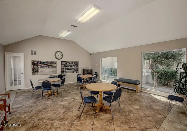 2nd image of 5525 E Thomas Rd, Phoenix, AZ 85018