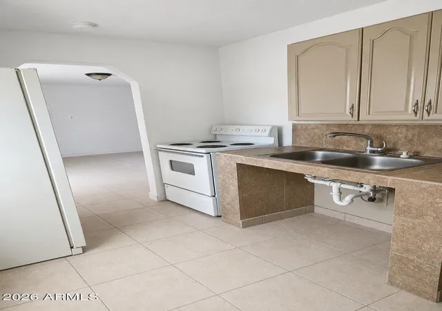 2nd image of 5911 W Lamar Rd #1, Glendale, AZ 85301 | MLS# 7051471