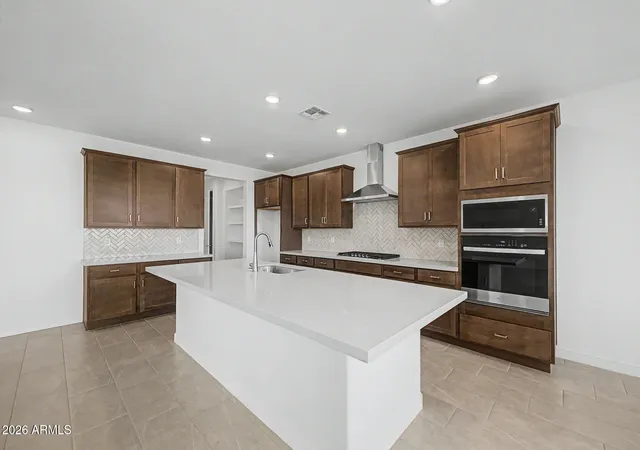 4th image of 17467 W Saguaro Vista Dr, Surprise, AZ 85387 | MLS# 7053432
