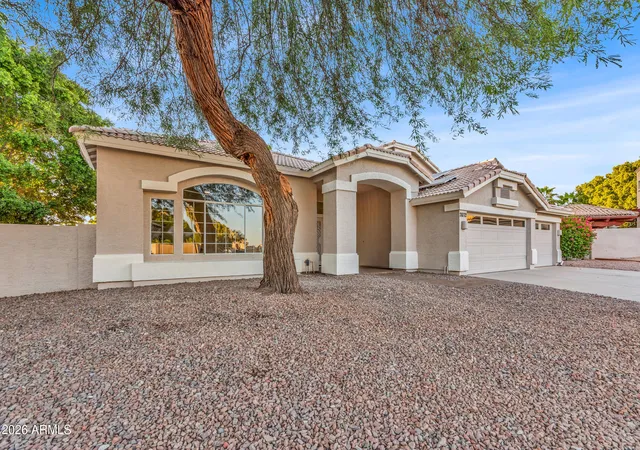 Photo 3 of Single family home for sale at 21072 N 61st Drive, Glendale, AZ 85308 | MLS# 7052358 | Listing updated on 2026-09-29