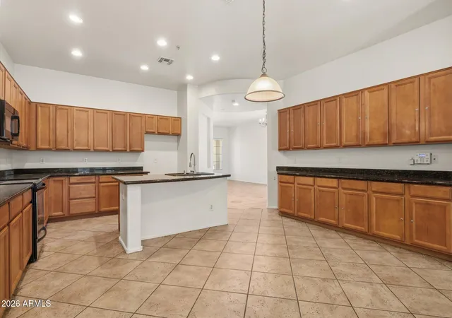 Photo 3 of Sale Pending at 6229 S Moccasin Trl, Gilbert, AZ 85298 | MLS# 7054246 | Listing updated on 2026-09-23